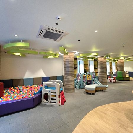 Oceanfront Beach Resort - Sha Extra Plus Patong Екстериор снимка The Children's Hospital at the Royal Marsden