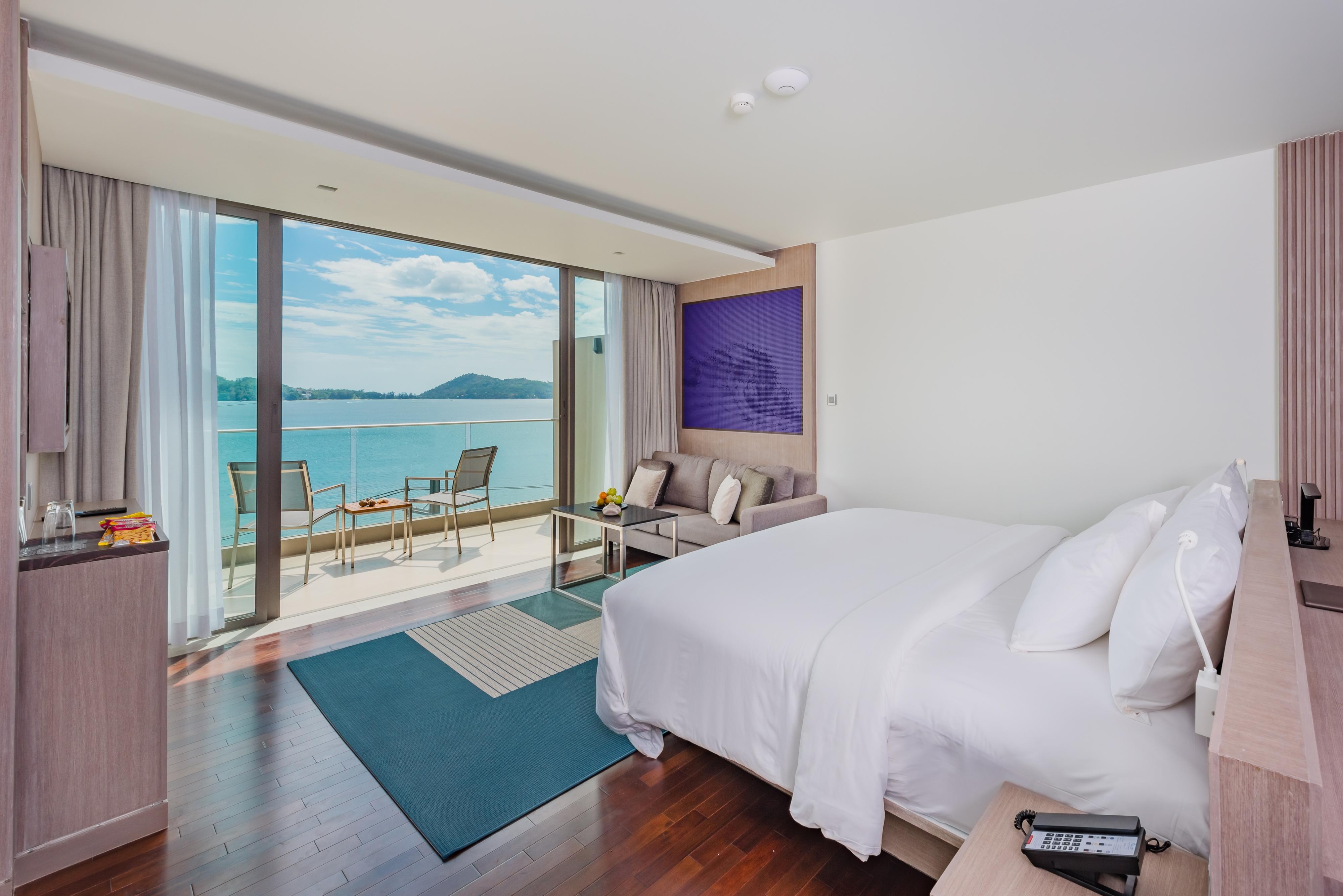 Oceanfront Beach Resort - Sha Extra Plus Patong Екстериор снимка Deluxe Ocean View