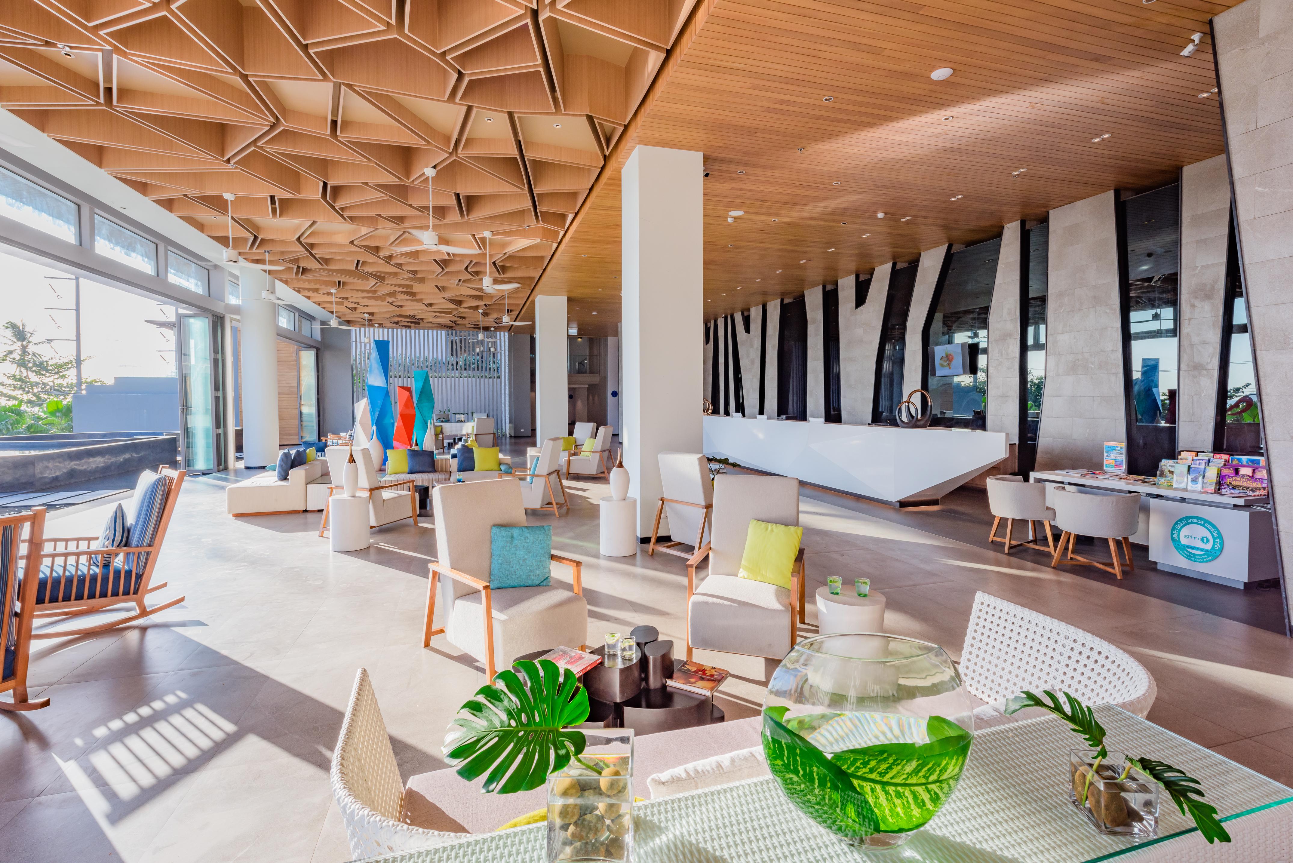 Oceanfront Beach Resort - Sha Extra Plus Patong Екстериор снимка The interior of the airport