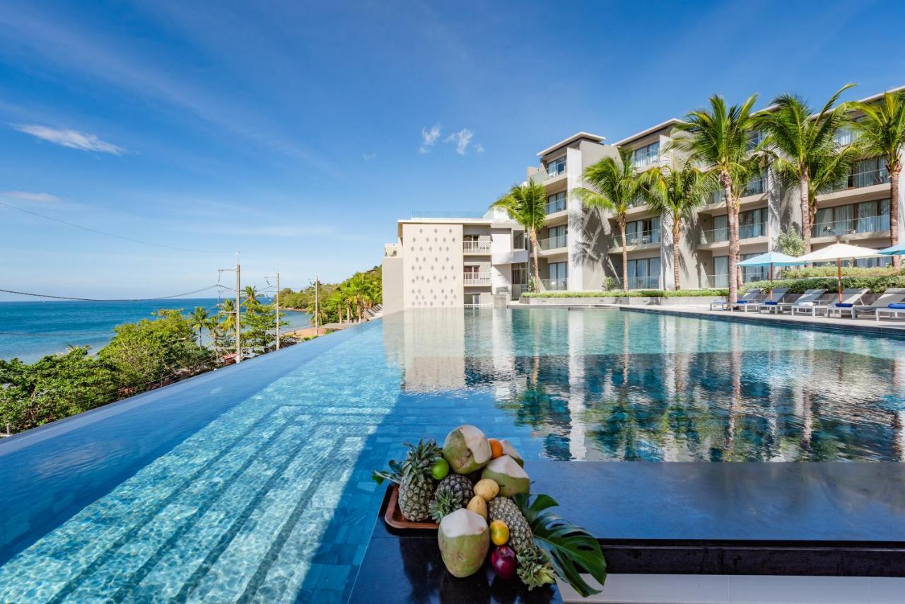 Oceanfront Beach Resort - Sha Extra Plus Patong Екстериор снимка The resort's infinity pool