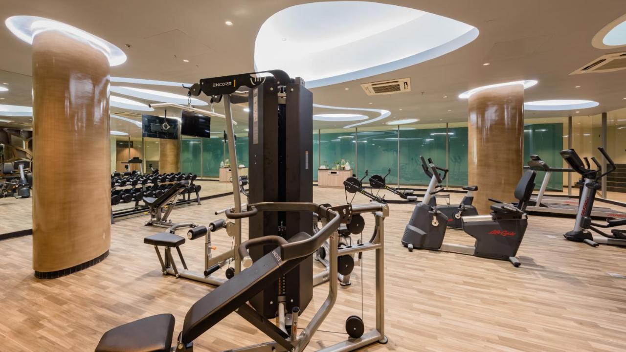 Oceanfront Beach Resort - Sha Extra Plus Patong Екстериор снимка The gym at the hotel