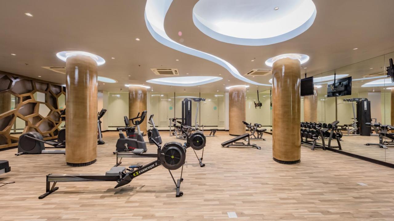 Oceanfront Beach Resort - Sha Extra Plus Patong Екстериор снимка The gym at the hotel
