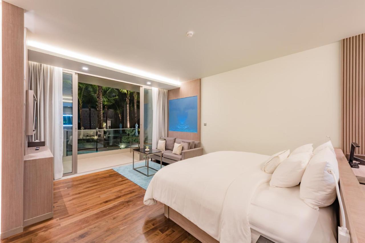 Oceanfront Beach Resort - Sha Extra Plus Patong Екстериор снимка Deluxe Pool Access